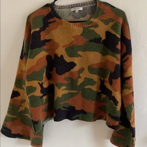 madewell camo print cropped sweater w bell sleeves